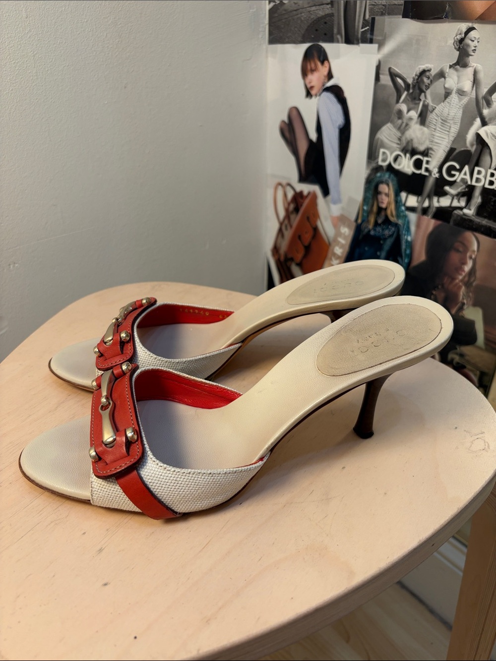 Gucci White Canvas and Red Leather Horsebit Slide Heels - Picture 6 of 7